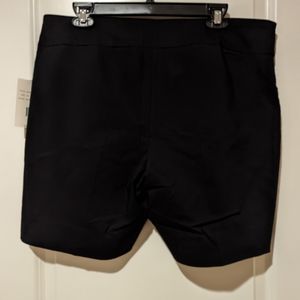 Zac and Rachel Pull-On Classic Short Black size 16 STYLE: KH81HS7T3